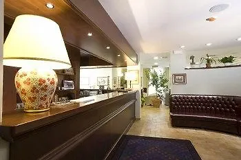 Relais Forti 3* コルフィオリト