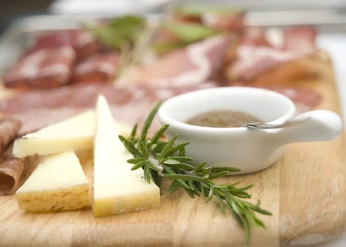 Relais Forti アパートホテル コルフィオリト